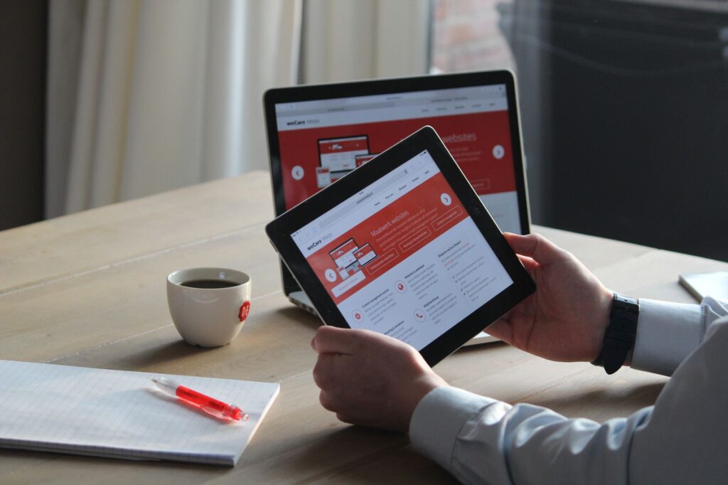 Illustration of Website Downtime: The Costly Impact and Best Ways to Prevent It